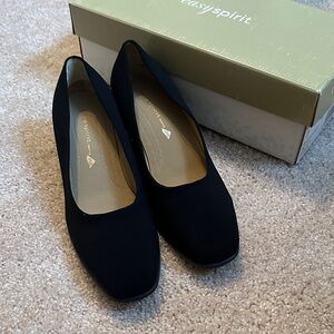 Easy Spirit Women's Black Flats